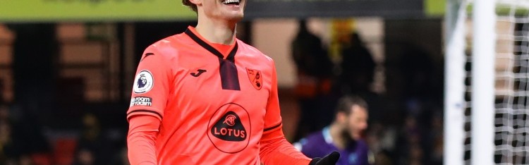 世界杯赛事直播下载-记者：萨金特与诺维奇关系彻底破裂，随二队训练等待转会多伦多